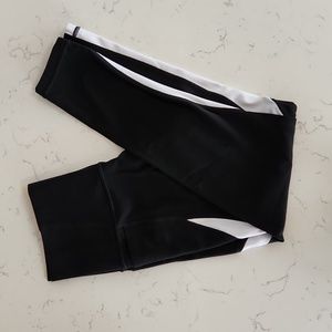 Athleta Salutation Stash Pocket 7/8 Tight Capri Pants XS leggings